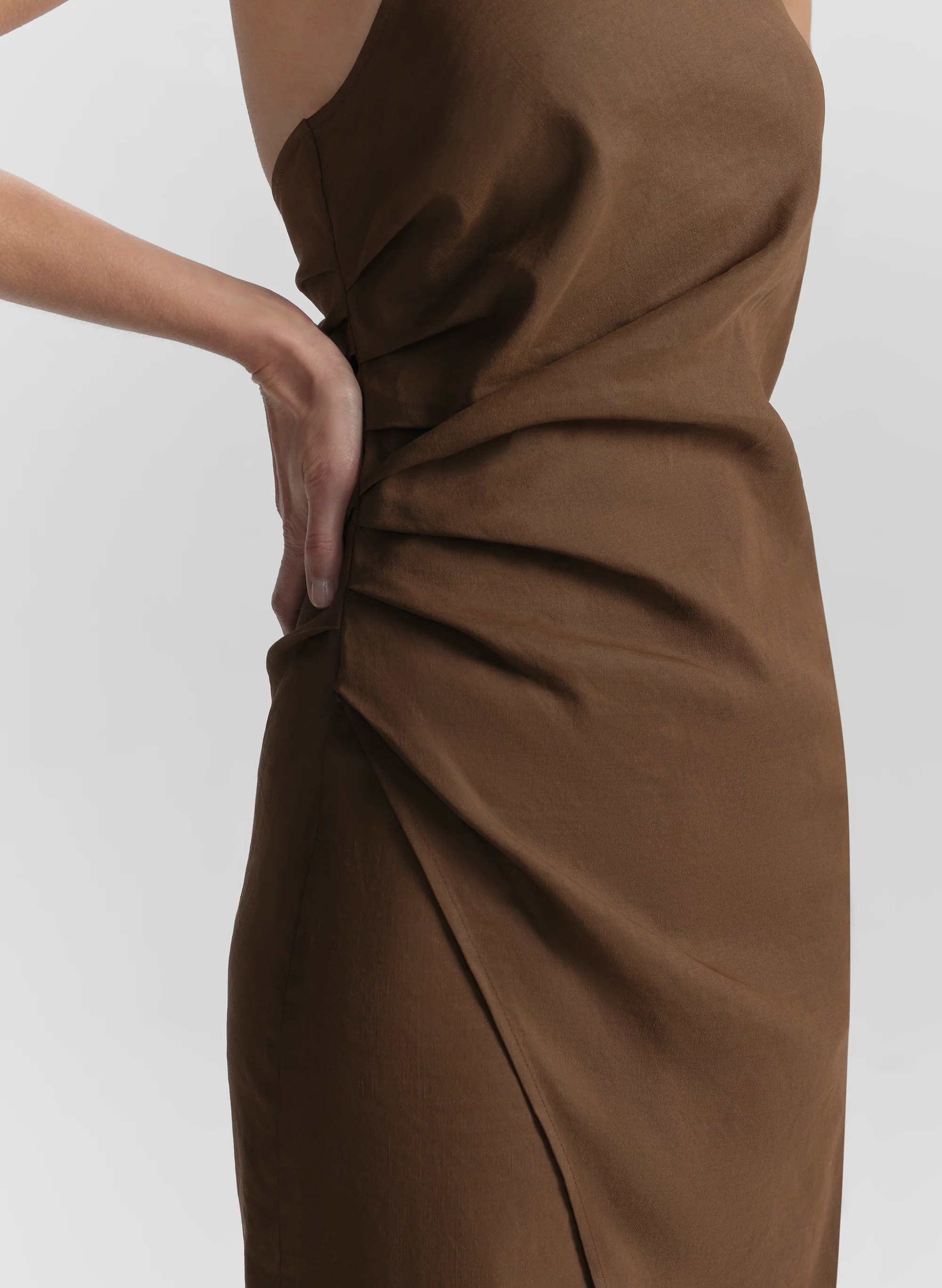 Sylvie Linen Midi Halter Dress - Image 3